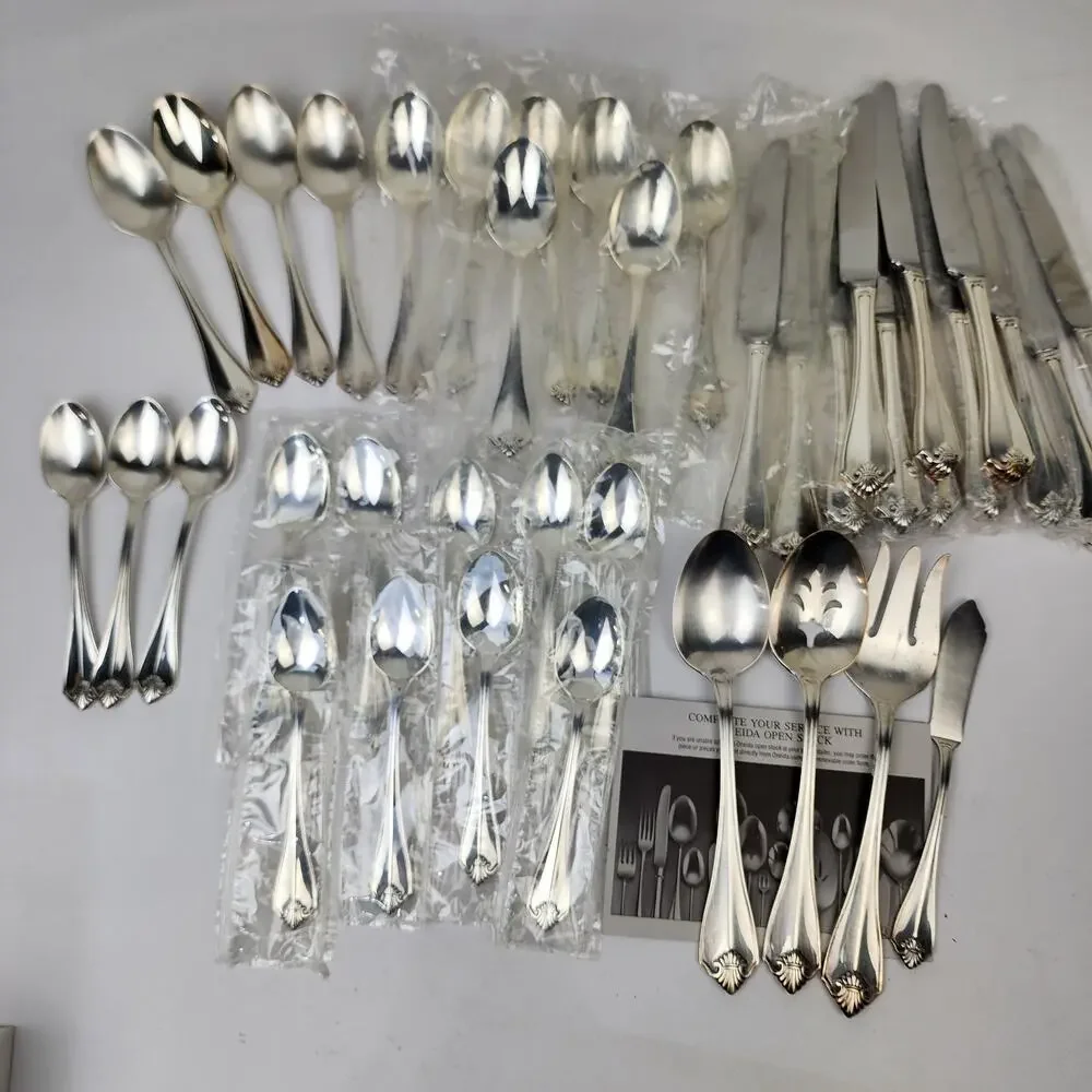 Oneida 1881 Rogers King James Silverplate Flatware Lot (39) Lightly Used & NIP
